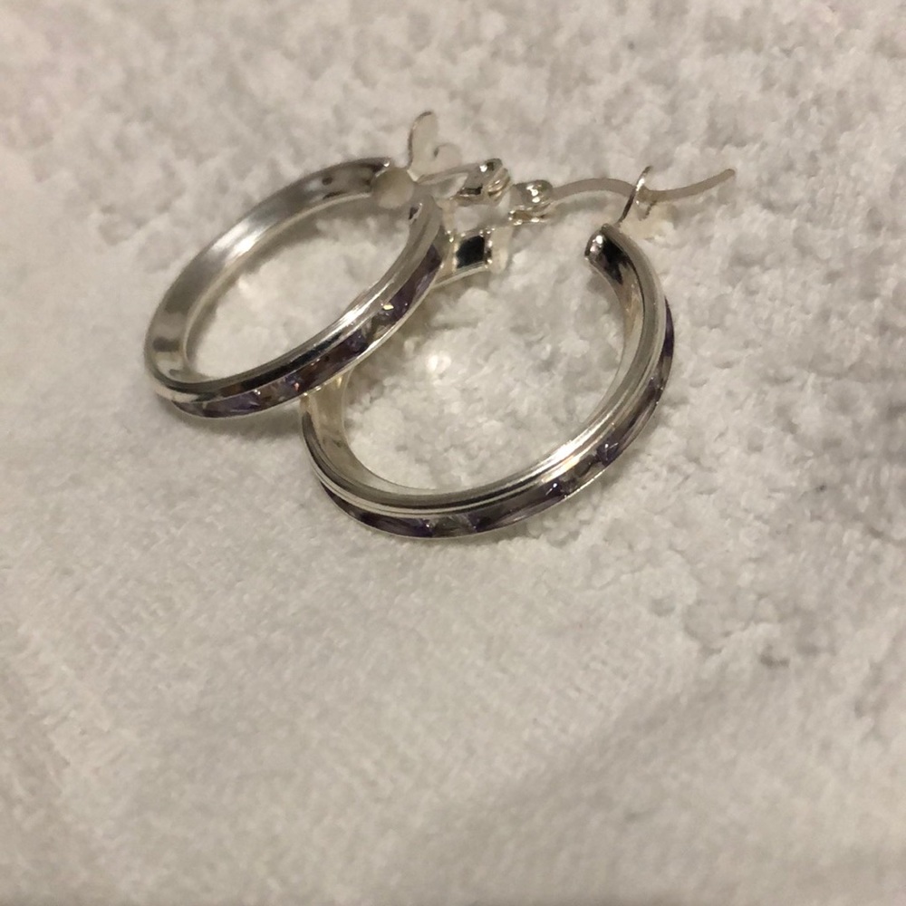 Silver hoop earrings 📍